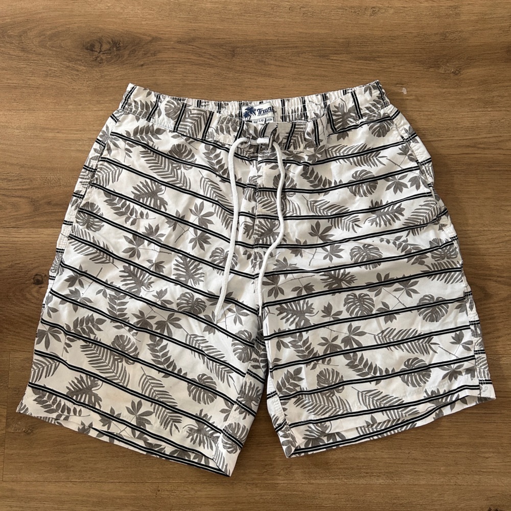Trunk Men’s Swim Trunks- EUC